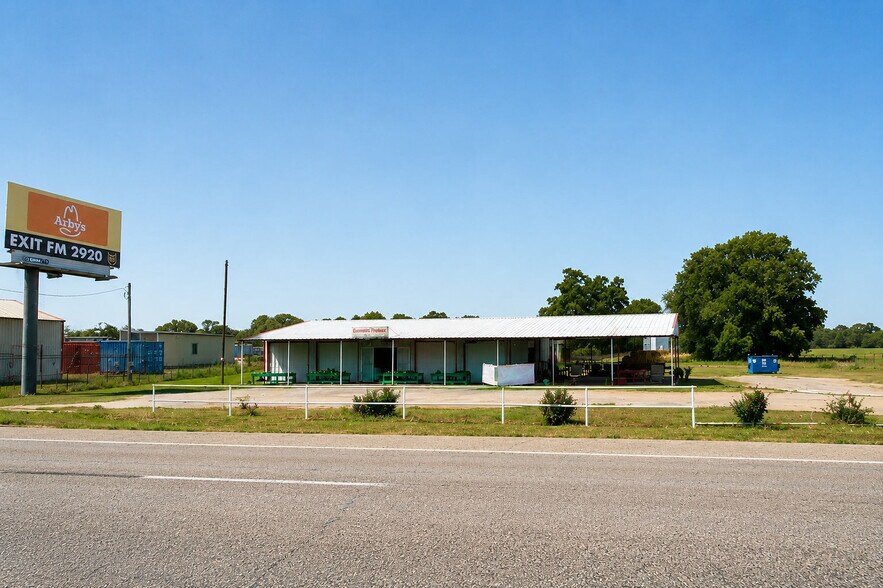 Primary Photo Of 51089 US-290 w, Hempstead Flex For Sale