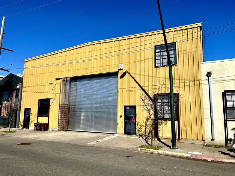 Primary Photo Of 3100 E 10th St, Oakland Warehouse For Lease