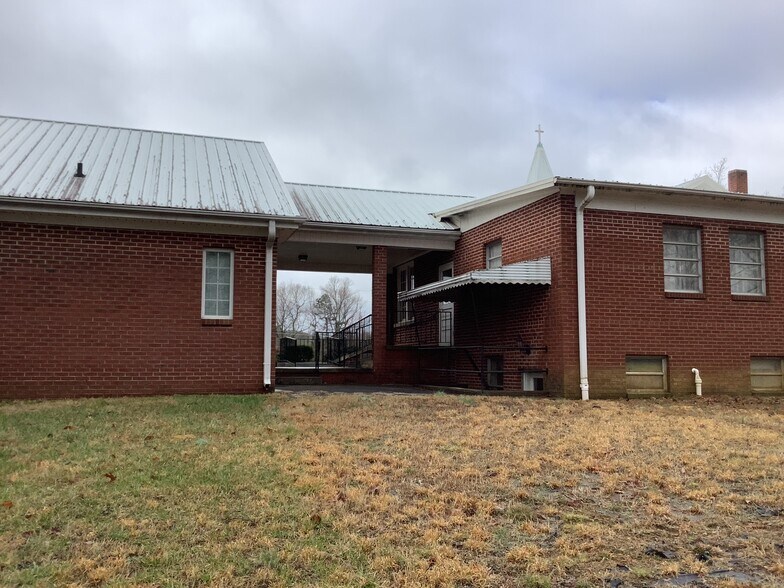 More Photos Of 605 Clarksbury Church Rd, Thomasville Religious Facility For Sale