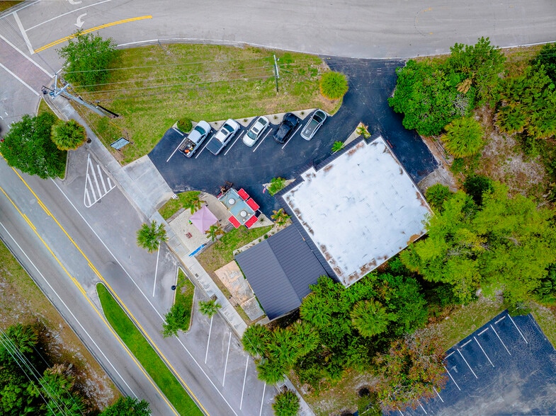 More Photos Of 4625 SE Dixie Hwy, Stuart Office For Sale