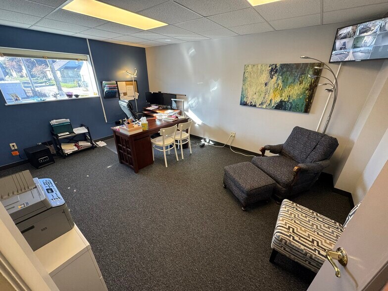 More Photos Of 7100 W Center St, Milwaukee Office For Sale