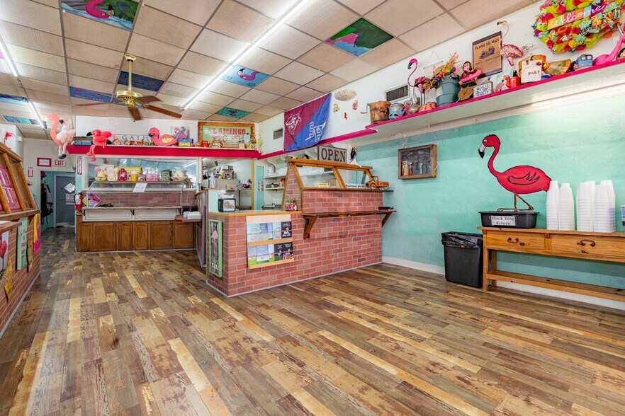 More Photos Of 105 N Main St, Hallettsville Restaurant For Sale