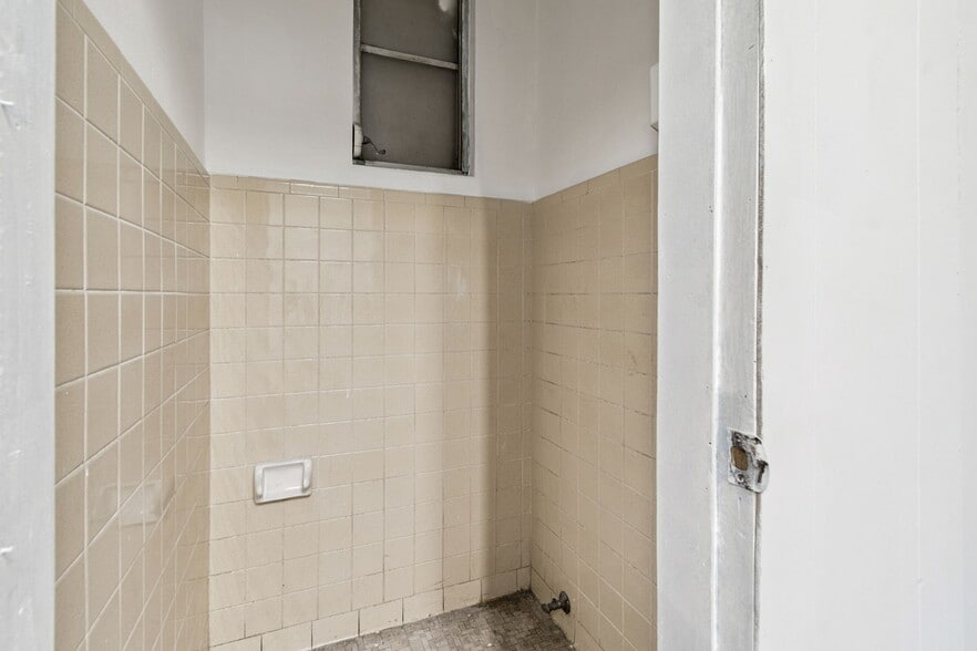 More Photos Of 715 McDuff Ave N, Jacksonville Storefront Retail Residential For Sale