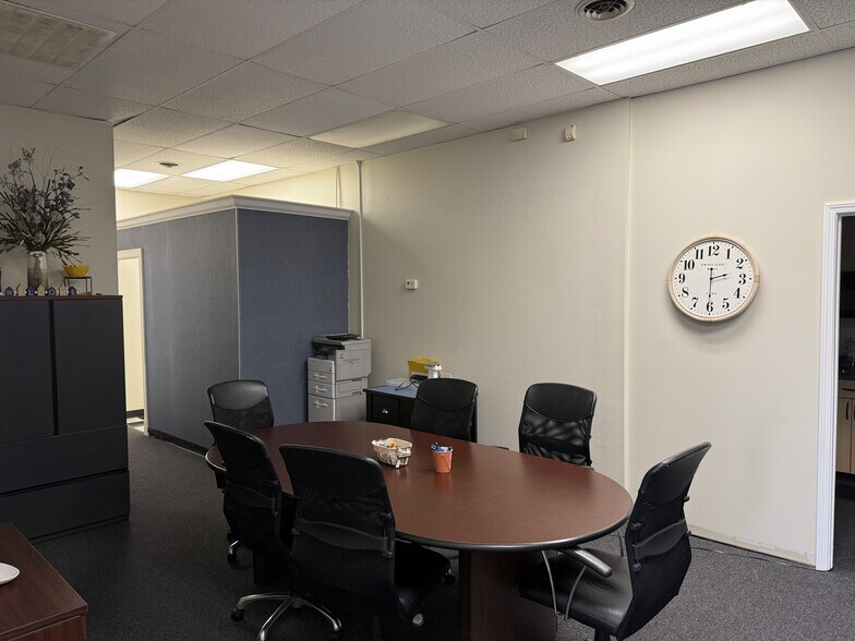 More Photos Of 350-400 E Economy Rd, Morristown Freestanding For Lease