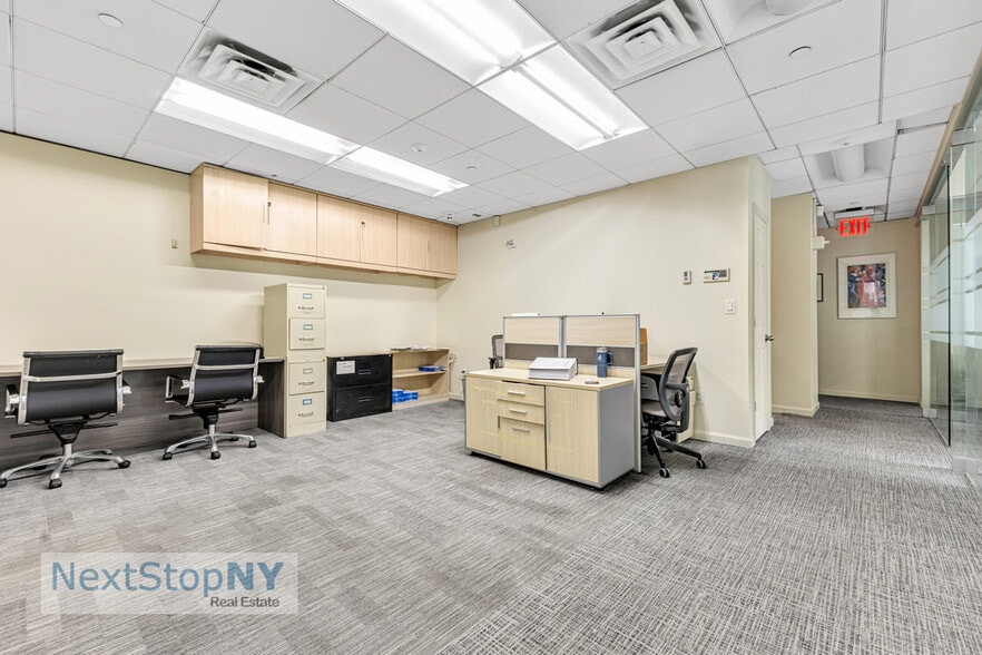 More Photos Of 70 W 36th St, New York Office For Sale