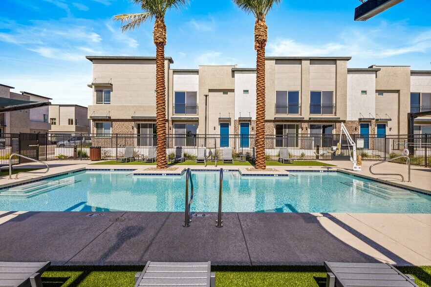 More Photos Of 651 N Ironwood Dr, Apache Junction Apartments For Sale