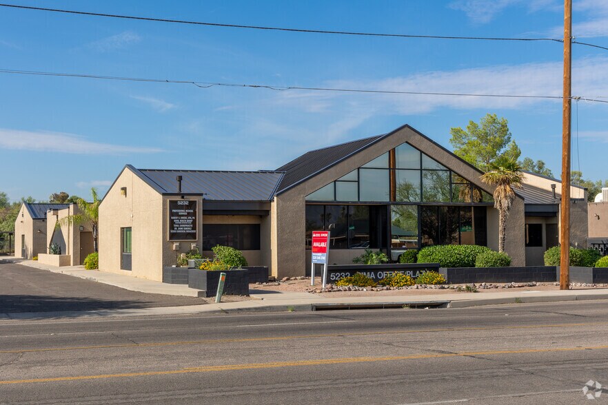 More Photos Of 5232 E Pima St, Tucson Office For Sale