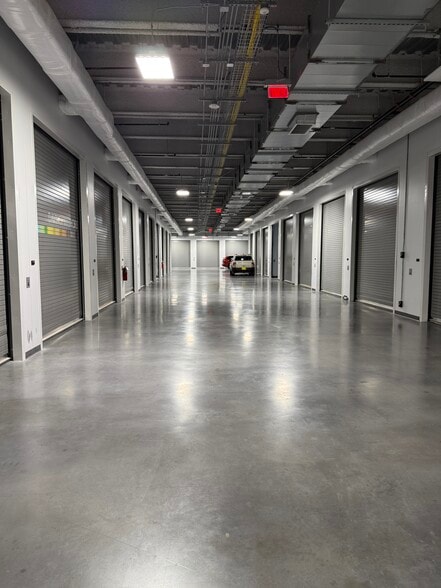 More Photos Of 4229 FM 620, Austin Showroom For Sale