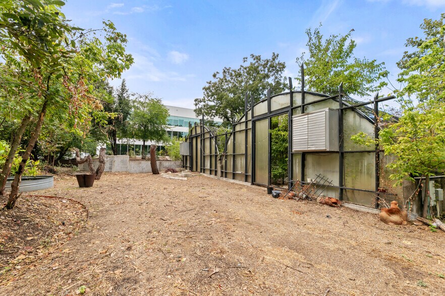 More Photos Of 638 Tillery St, Austin Office For Sale