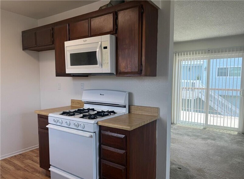 More Photos Of 16662 Blanton St, Huntington Beach Apartments For Sale