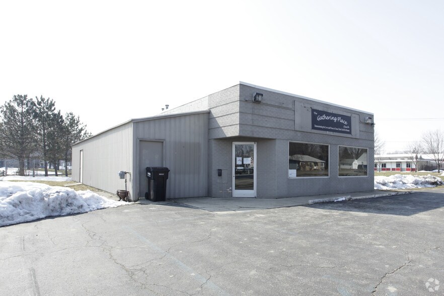 More Photos Of 301 W Michigan Ave, Paw Paw Fast Food For Sale