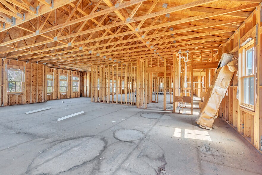 More Photos Of 100 Timber Trail Rd, Richmond Hill Office For Sale