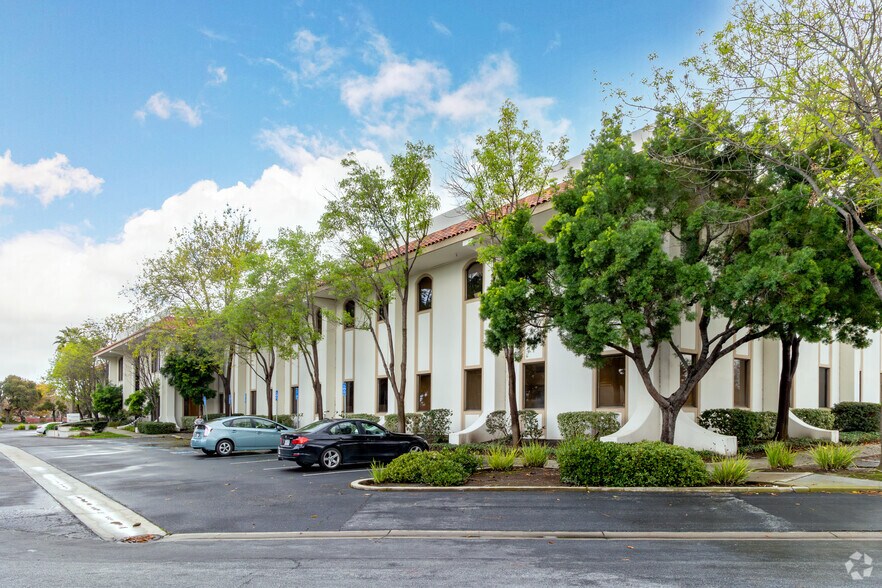 More Photos Of 3200 Patrick Henry Dr, Santa Clara Research And Development For Lease