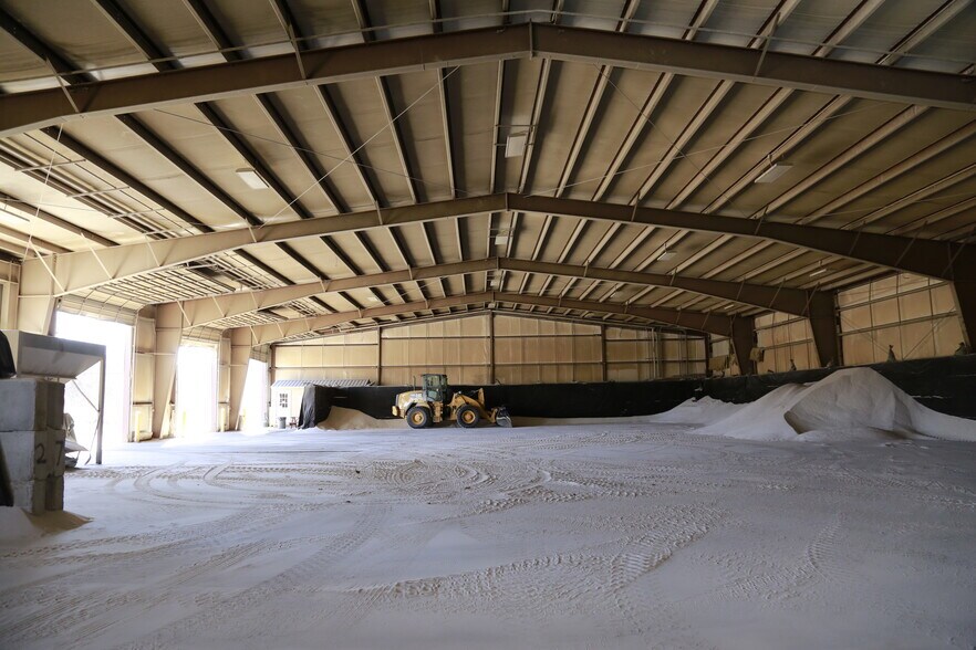More Photos Of 255 S Plant St, Morgantown Distribution For Lease