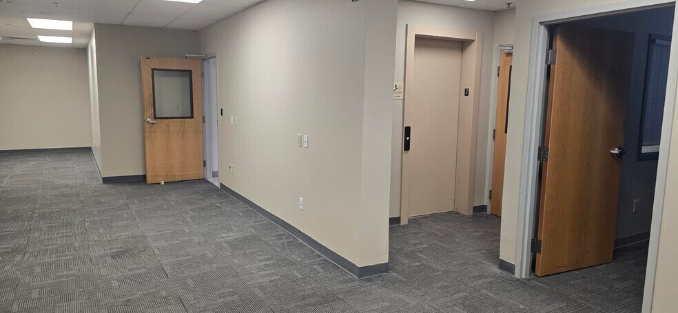 More Photos Of 621 E Brighton Ave, Syracuse Distribution For Lease