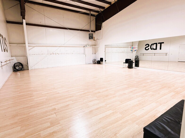 More Photos Of 576 Highway 198, Salem General Retail For Sale