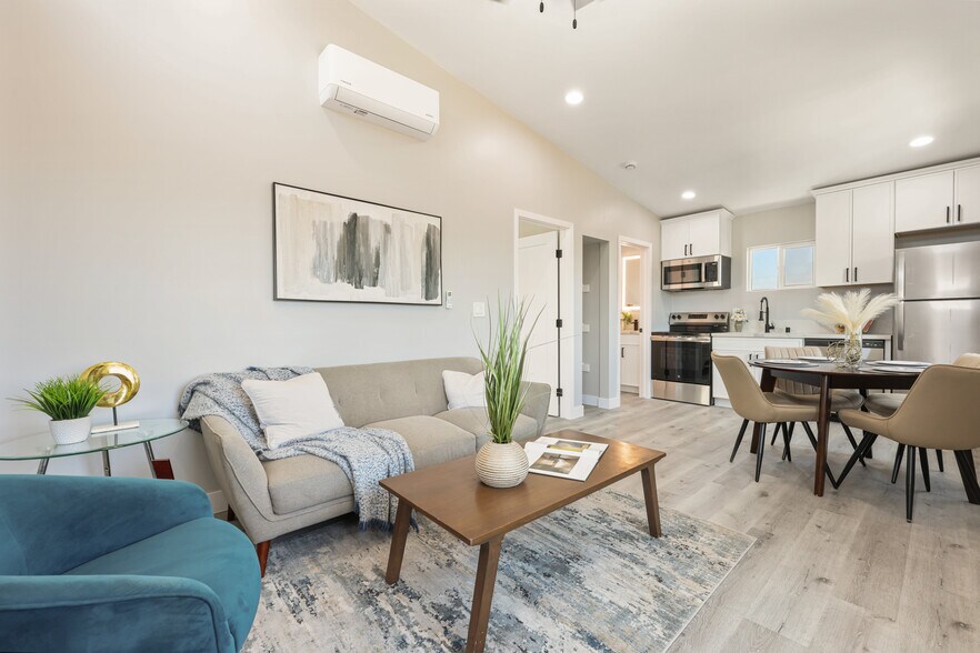 More Photos Of 4343 Bancroft St, San Diego Multifamily For Sale