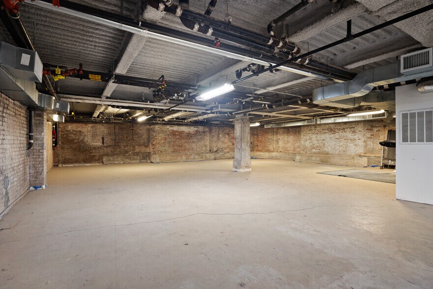 More Photos Of 37 Bridge St, Brooklyn Apartments For Lease