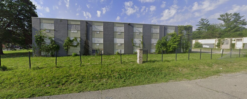 More Photos Of 5080 Roselawn Dr, Indianapolis Apartments For Sale