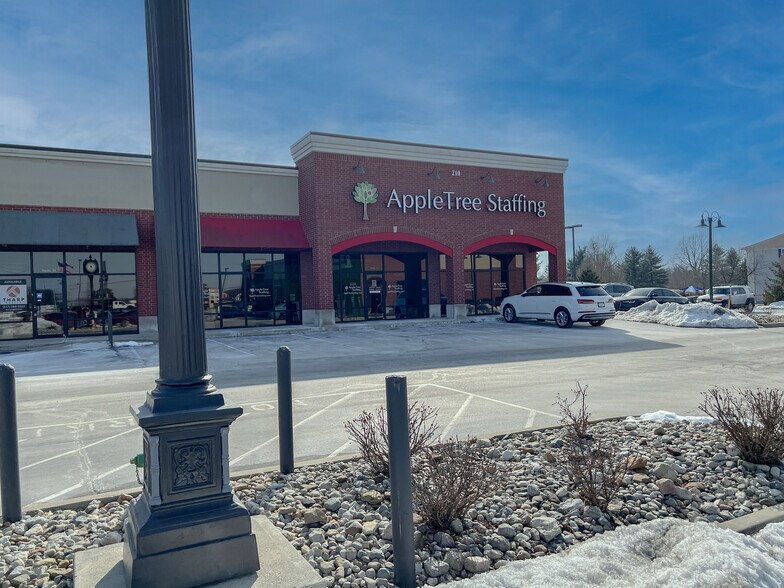 More Photos Of 210 S Emerson Ave, Greenwood Storefront Retail Office For Lease