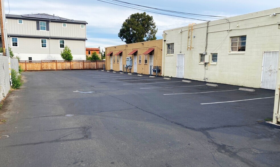 More Photos Of 3526-3532 Clayton Rd, Concord Unknown For Lease