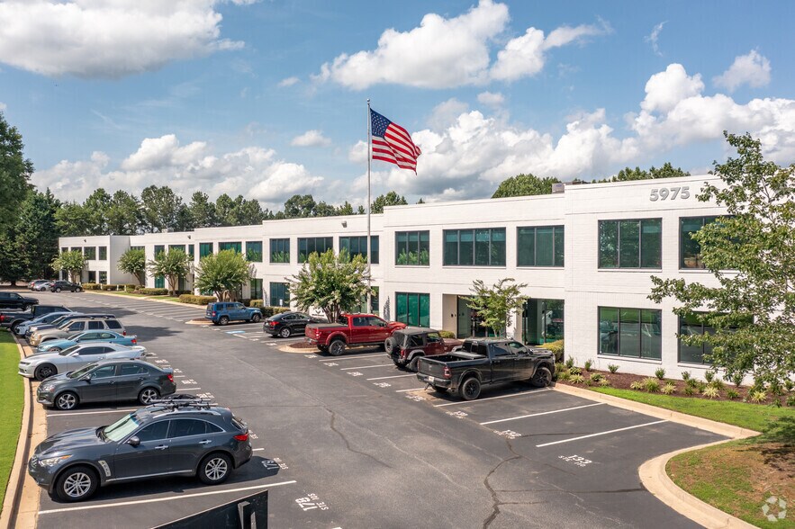 More Photos Of 5975 Shiloh Rd, Alpharetta Showroom For Lease