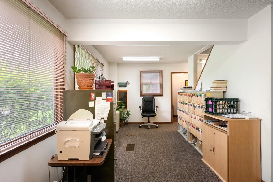 More Photos Of 290 Church St, Saratoga Springs Office For Sale