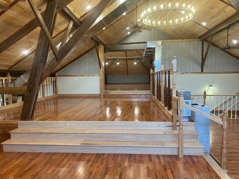 More Photos Of 5984 W South Range Rd, Salem Service For Sale