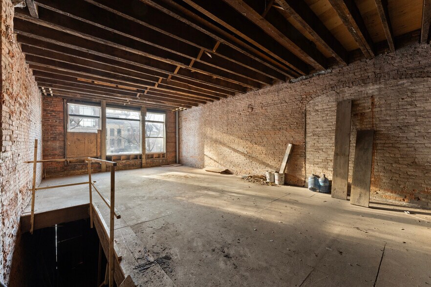 More Photos Of 58 King St E, Hamilton Storefront Retail Office For Sale