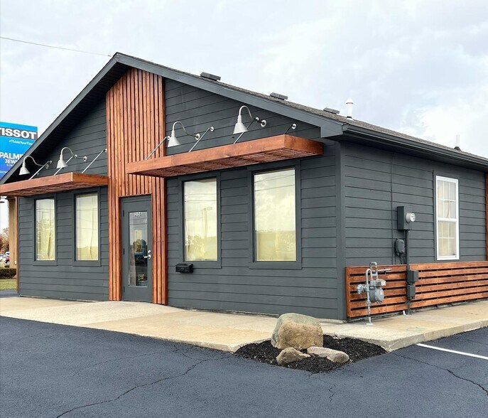 Primary Photo Of 2108 E Markland Ave, Kokomo General Retail For Lease