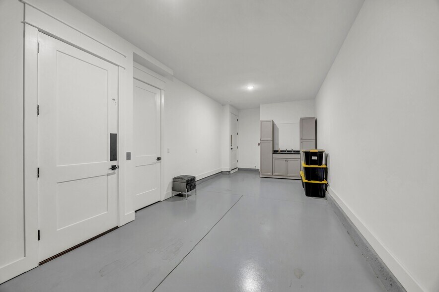 More Photos Of 162 Dugger Ln, Wilmington Apartments For Sale