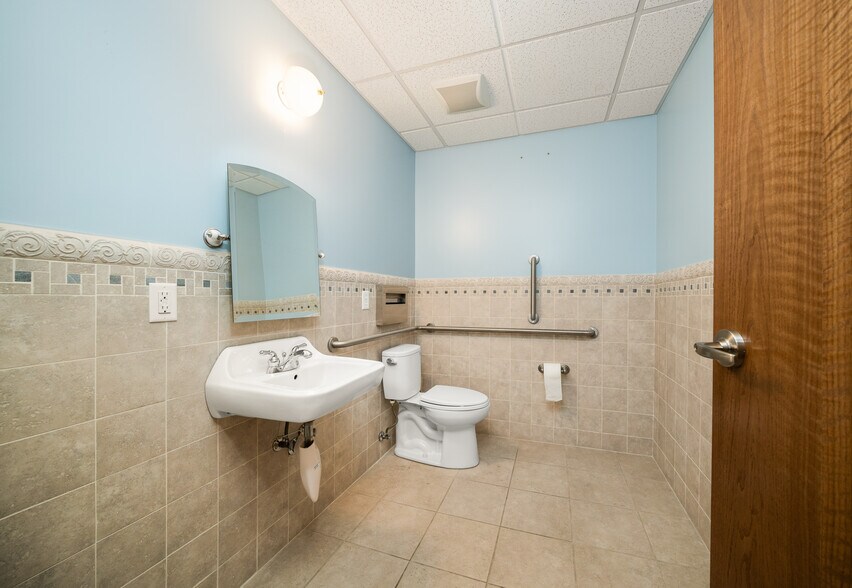 More Photos Of 417-425 W 2nd Ave, Spokane Medical For Lease