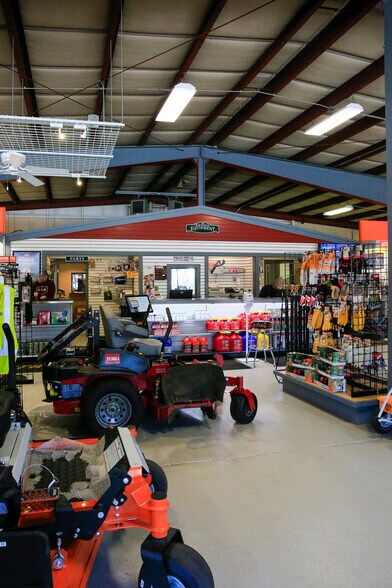 More Photos Of 970 MA-134 Rt, South Dennis Service Station For Sale