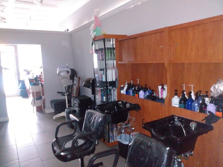 More Photos Of 212-214 N Beacon St, Watertown Freestanding For Lease