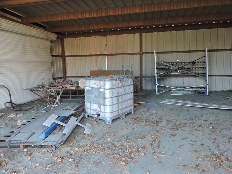 More Photos Of 920 W Mason St, Mabank Manufacturing For Sale