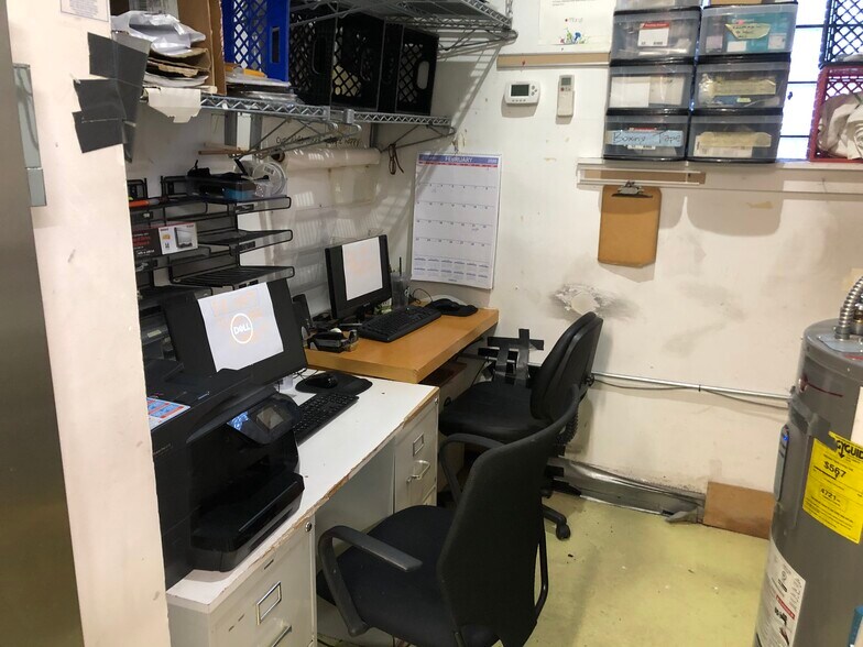 More Photos Of 709 W Belden Ave, Chicago Storefront Retail Residential For Lease