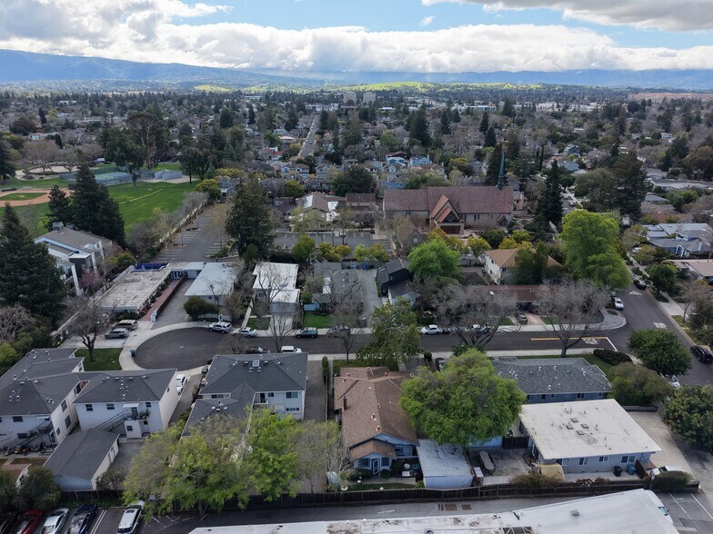 More Photos Of 2729 Byron St, Palo Alto Multifamily For Sale