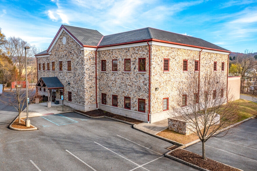 More Photos Of 35 Main St, Hellertown Medical For Sale