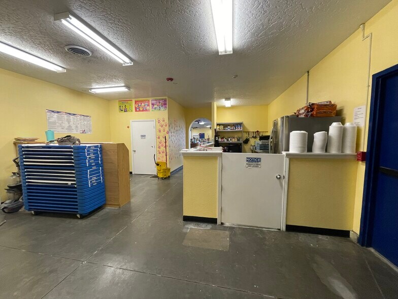 More Photos Of 3202 12th Avenue Rd, Nampa Light Distribution For Sale