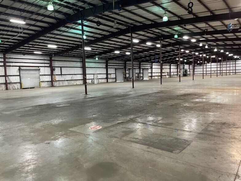More Photos Of 9800 I 65 Service Rd S, Creola Warehouse For Lease