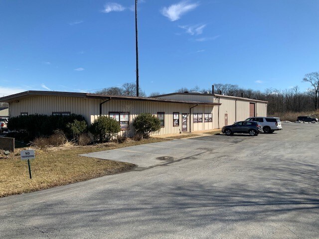 More Photos Of 9 Bellecor Dr, New Castle Warehouse For Lease