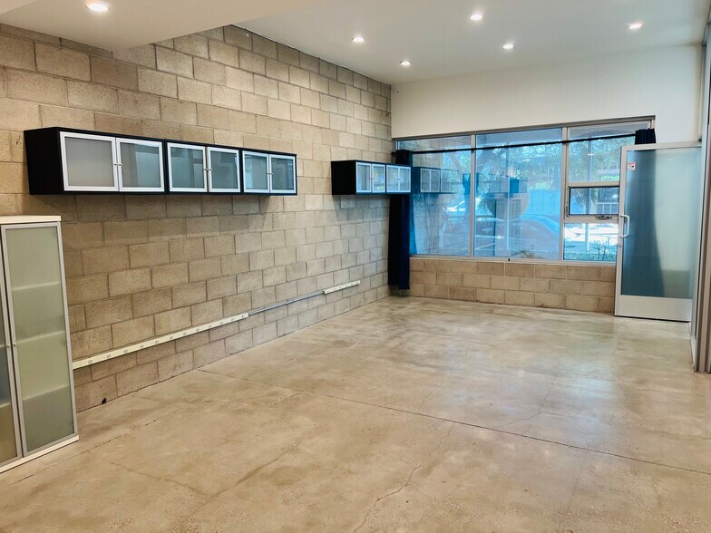 More Photos Of 6615-6621 Melrose Ave, Los Angeles Loft Creative Space For Lease