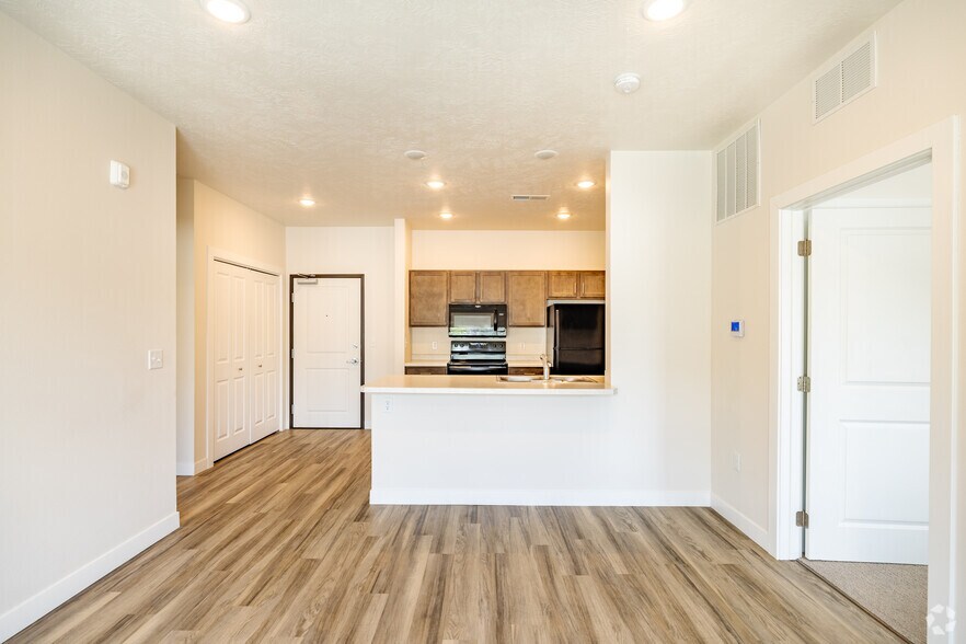 More Photos Of 1720 Morningside Ave, Sioux City Apartments For Sale