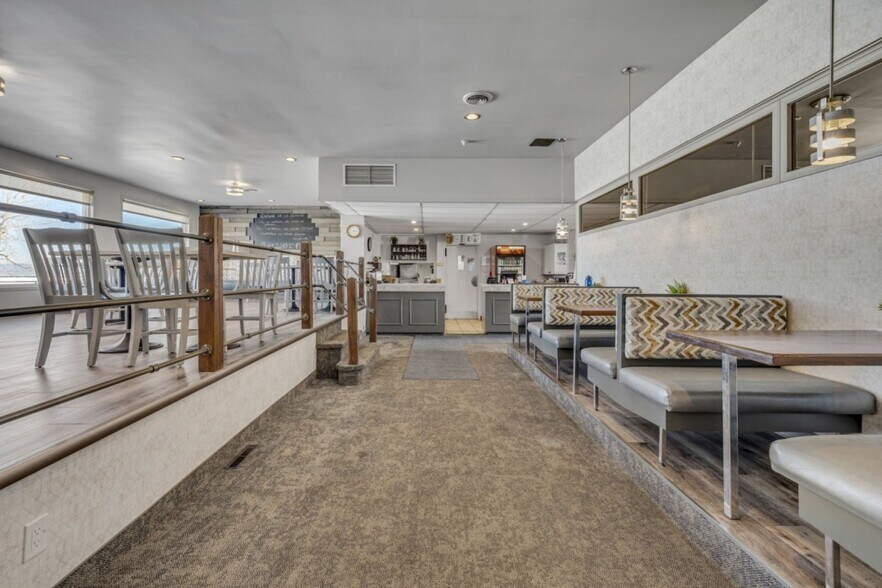 More Photos Of 195 Boul Blais E, Berthier-sur-mer Hotel For Sale