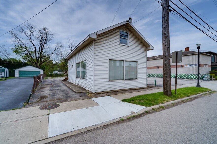 More Photos Of 108-111 W Main St, Medway Restaurant For Sale