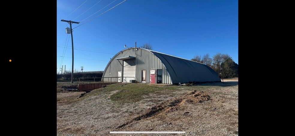 Primary Photo Of 124 W Hickory, Strafford Warehouse For Lease