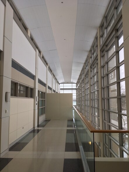 More Photos Of 901-934 Center St, Elgin Hospital For Sale