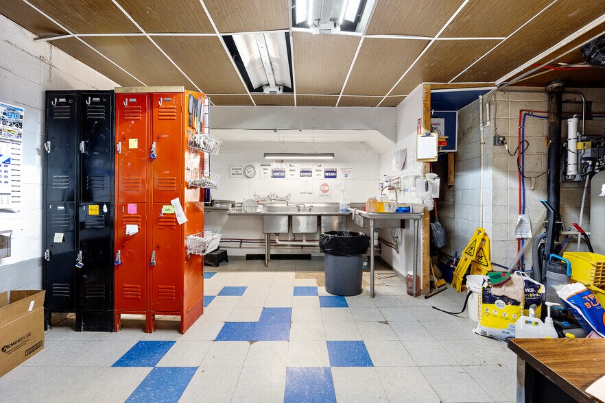 More Photos Of 322 CO-96, Sheridan Lake Auto Repair For Sale