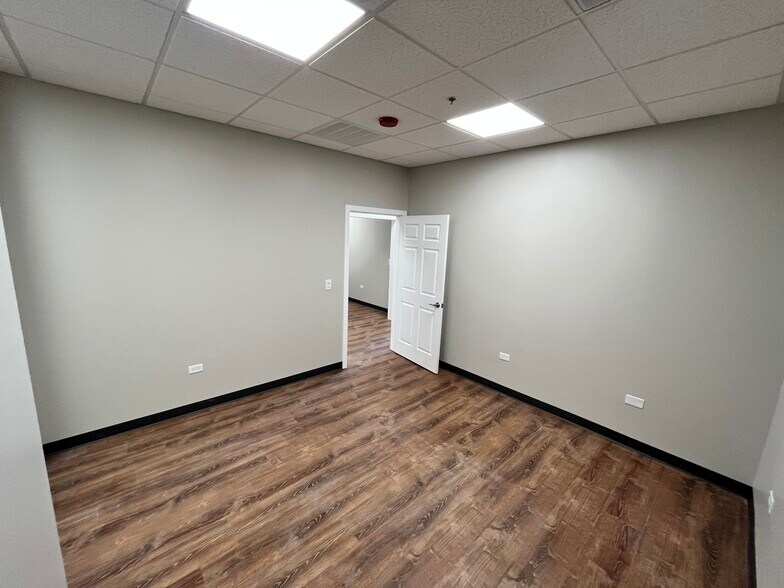 More Photos Of 113 Main St, Oswego Medical For Lease