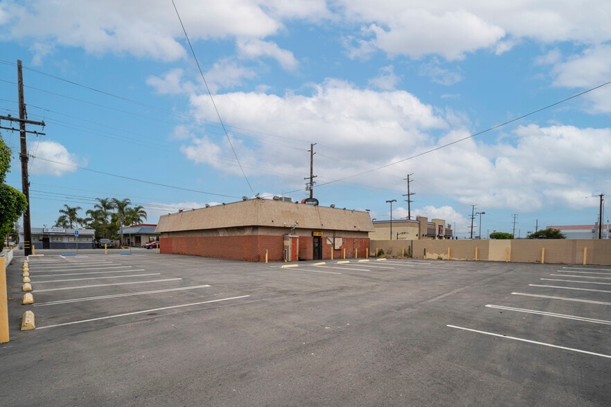 More Photos Of 14318 Western ave, Gardena General Retail For Lease